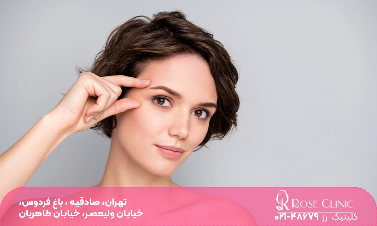 خانمی با مدل ابرو جوان کننده